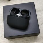 ⁦Airpods pro 2 sim original Black⁩ - الصورة ⁦3⁩