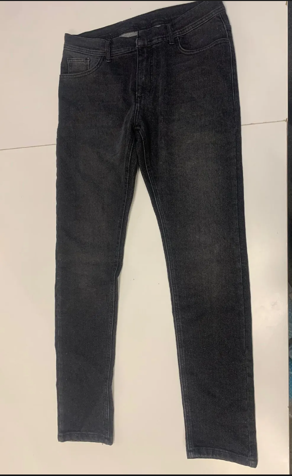 5a8319dd-80af-4d59-b155-f3d3a81a0515.png • بنطلون جينز - الصورة 1