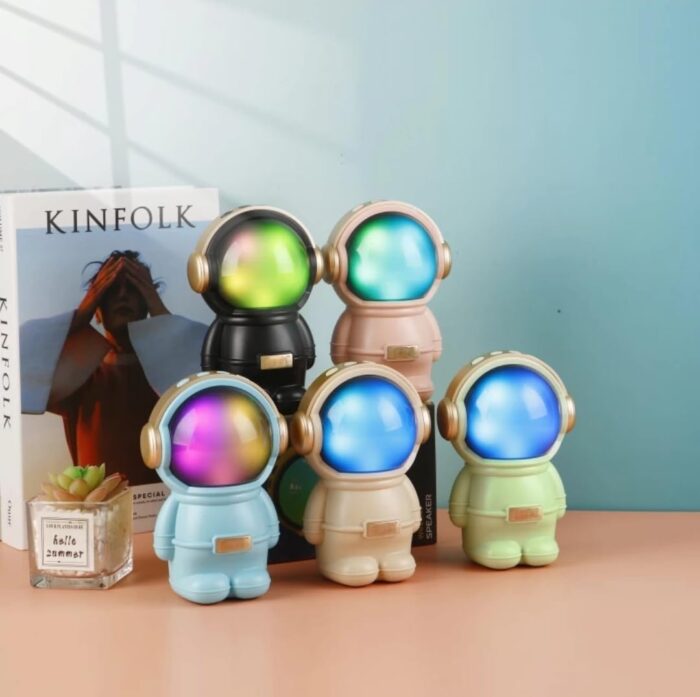 ⁦"	مكبر صوت بلوتوث رائد الفضاء"⁩ - الصورة ⁦3⁩