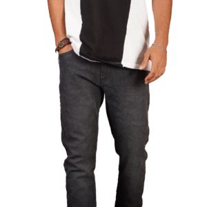 • "	عرض قطعتين بنطلون جينز ازرق   + بنطلون جينز اسود  "